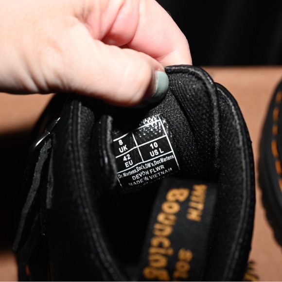 Dr. Martens Devon Flwr black milled Napa US 10 women’s boot - Picture 3 of 12